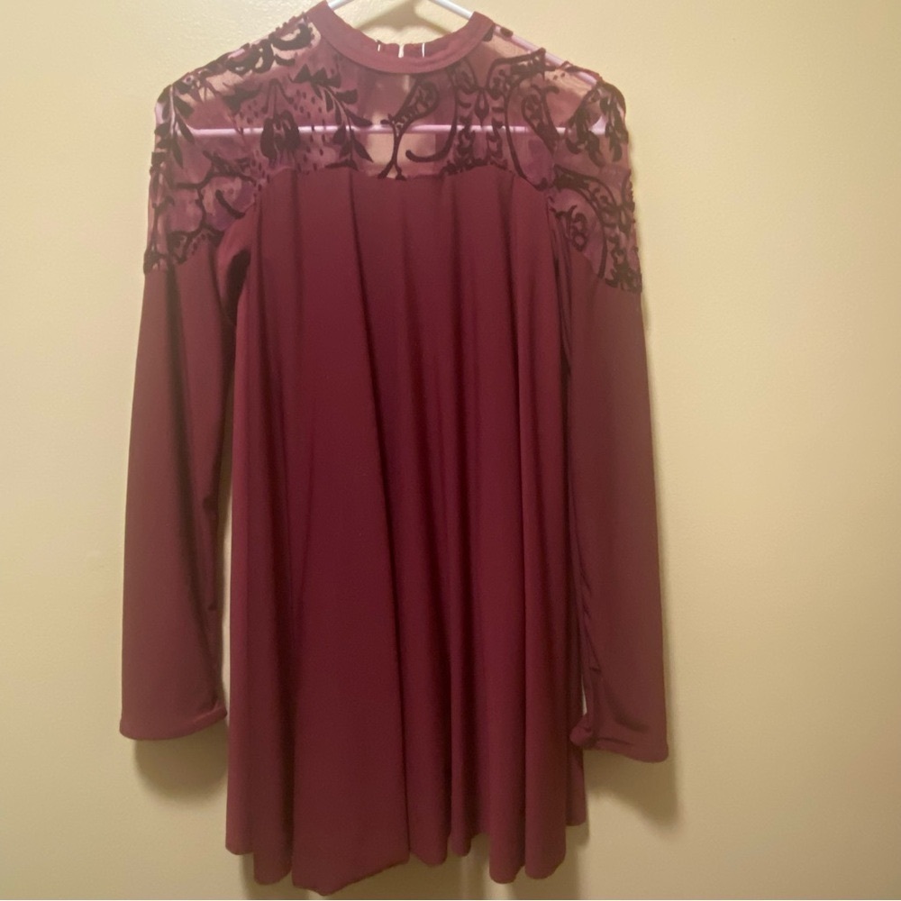 WEISSMAN Elegant Burgundy Long Sleeve Lace Women's Dancewear SA 4/6 Adult
